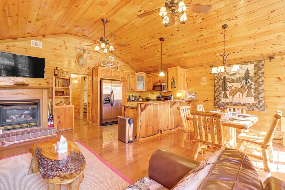 Living Room | Central A/C & Heat | Free WiFi