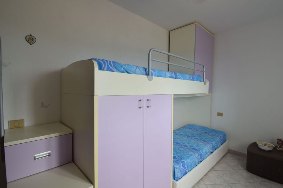 Autumn, Bedroom, Spring, Summer