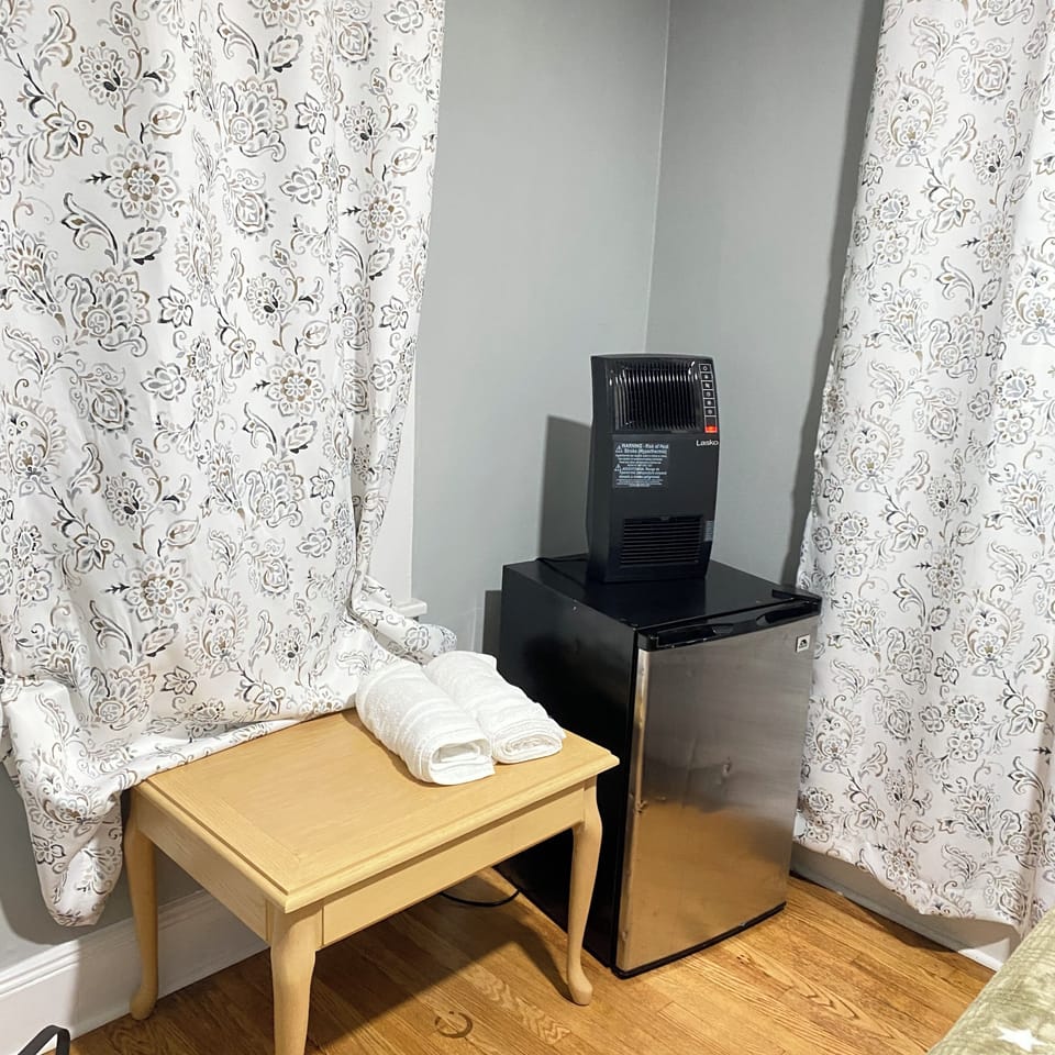 Third bedroom.