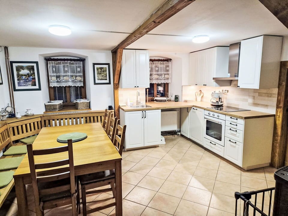 Furniture, Interior Design, Kitchen, Wood, Flooring, Ceiling, Floor, Countertop, Kitchen & Dining Room Table, Room