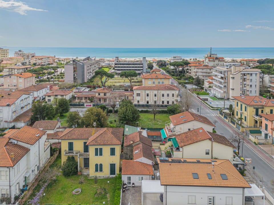 Daytime, Urban Area, Residential Area, City, Bird'S-Eye View, Horizon, Town, Neighbourhood, Aerial Photography, Metropolitan Area