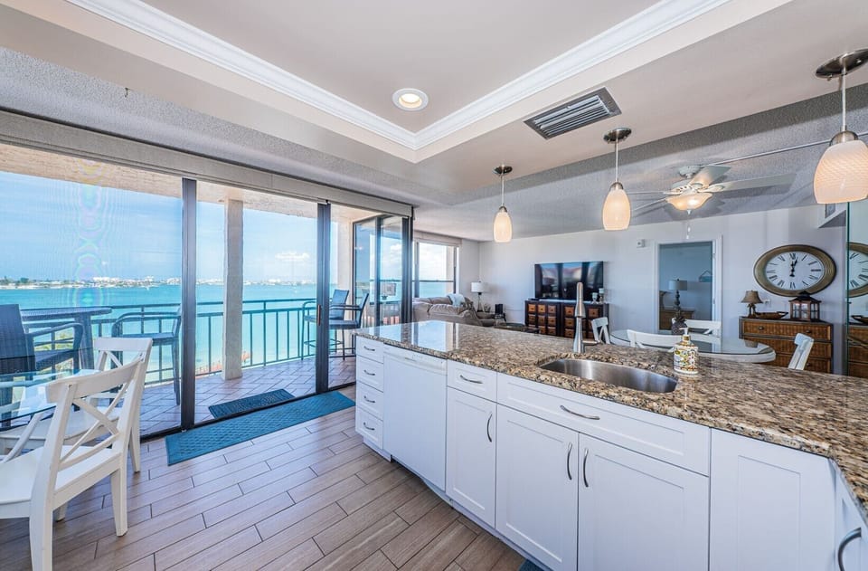 14-web-or-mls-Kitchen 2-3