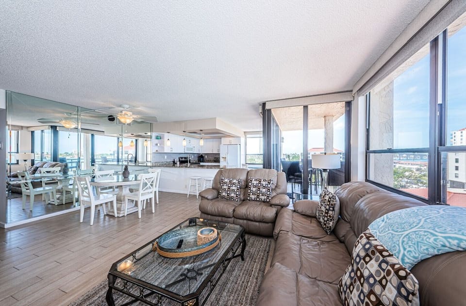 18-web-or-mls-Living Room 2-3