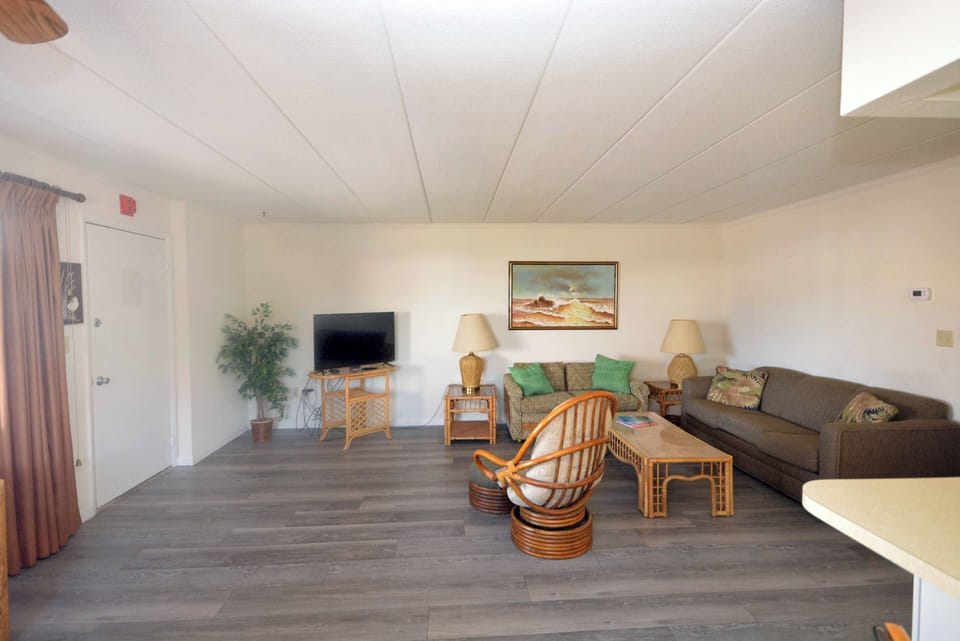 LIVING-AREA