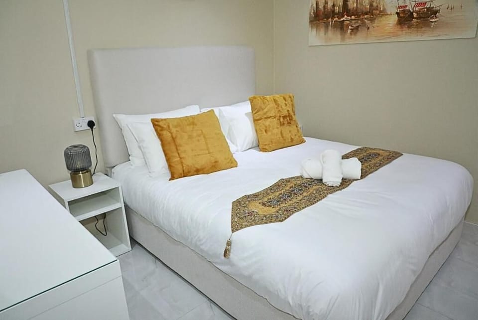 Deluxe Double Room, Desert View | Laptop workspace, free WiFi
