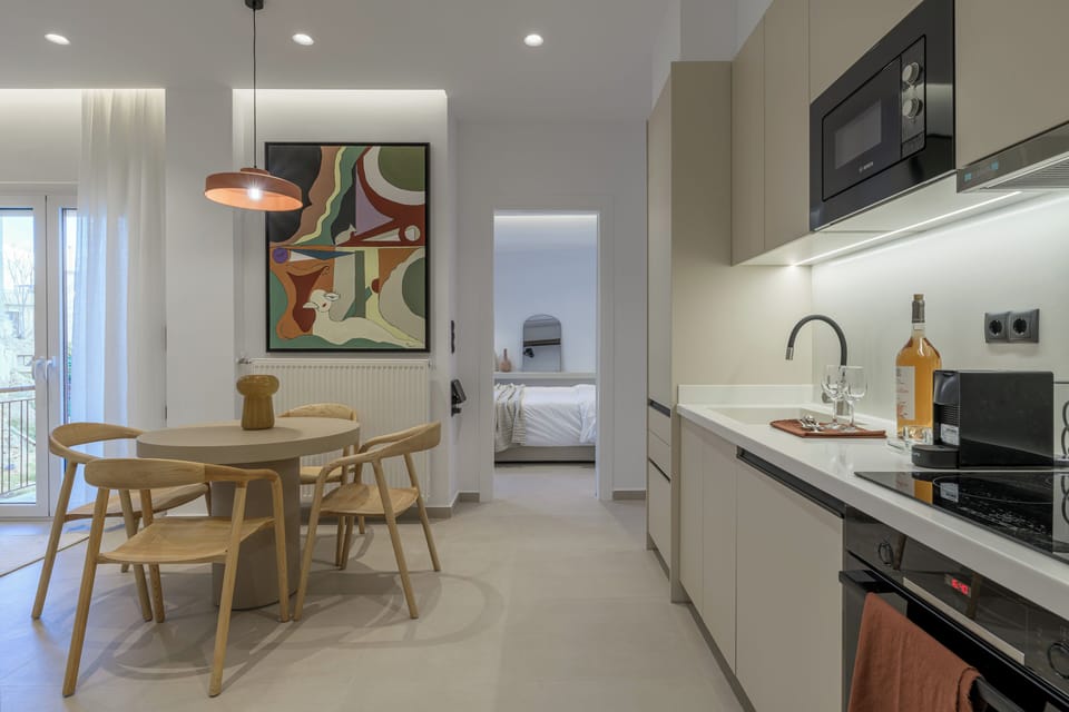 Luxury Apartment, 2 Bedrooms, Non Smoking, City View | Private kitchen | Electric kettle
