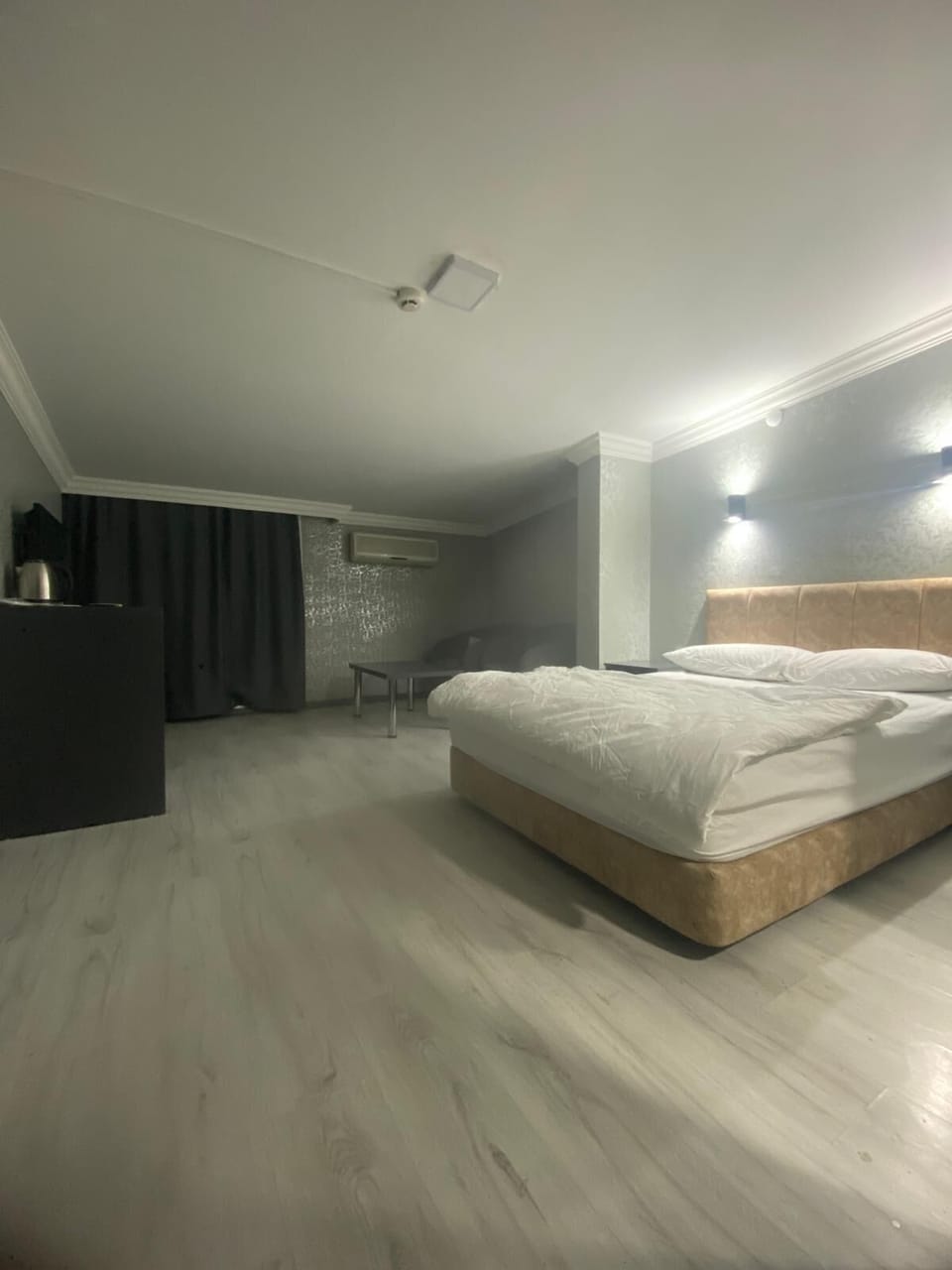 Premium bedding, desk, free WiFi, bed sheets