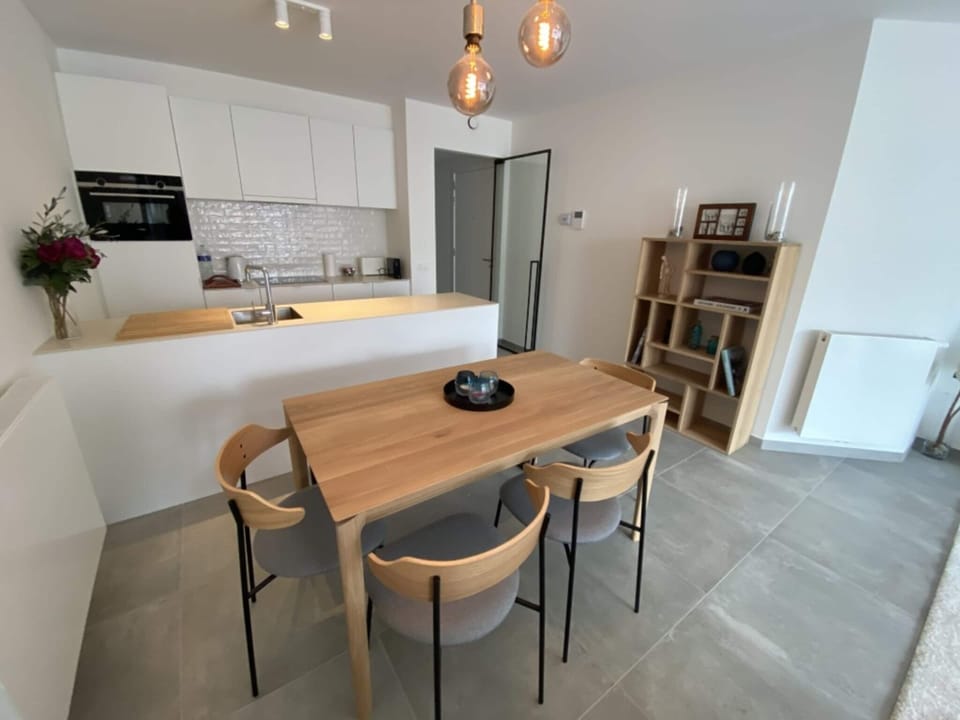Apartment | Dining