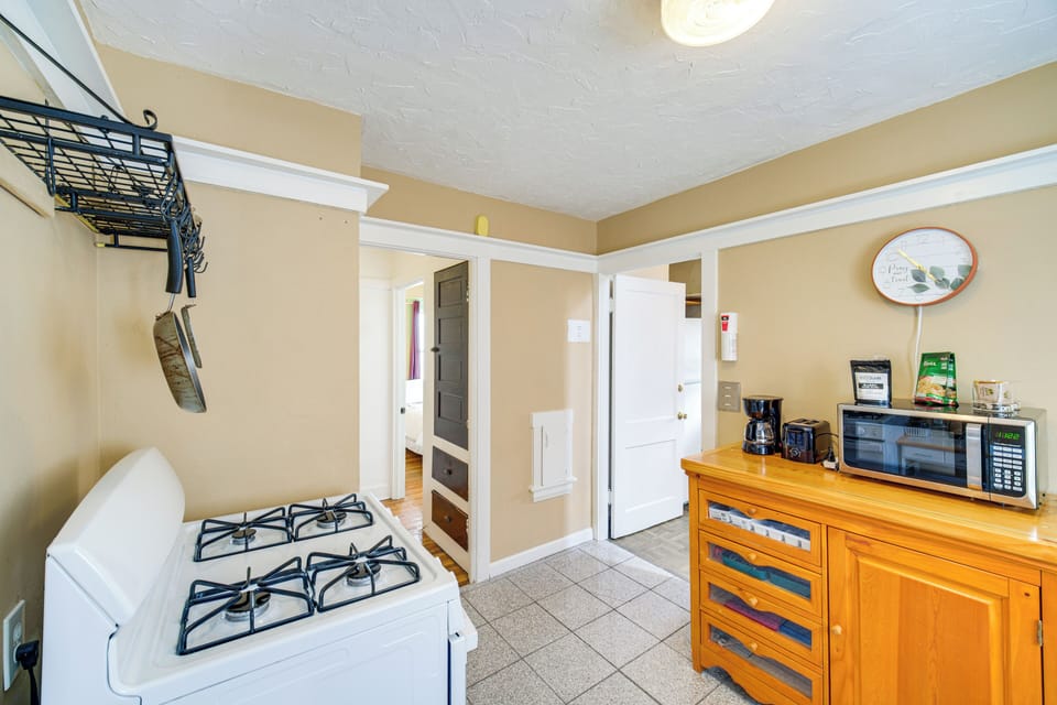 House (2 Bedrooms) | Interior