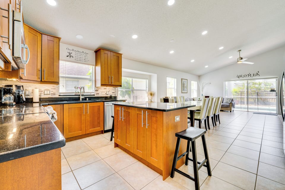 House (4 Bedrooms) | Interior