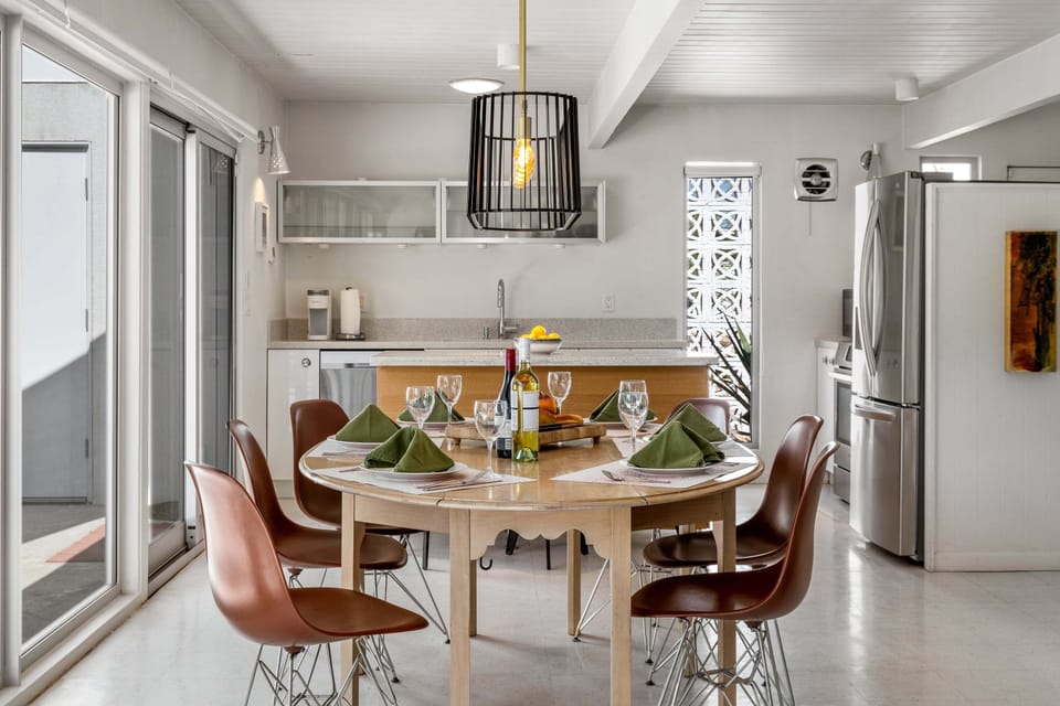 Impeccable mid-century modern design