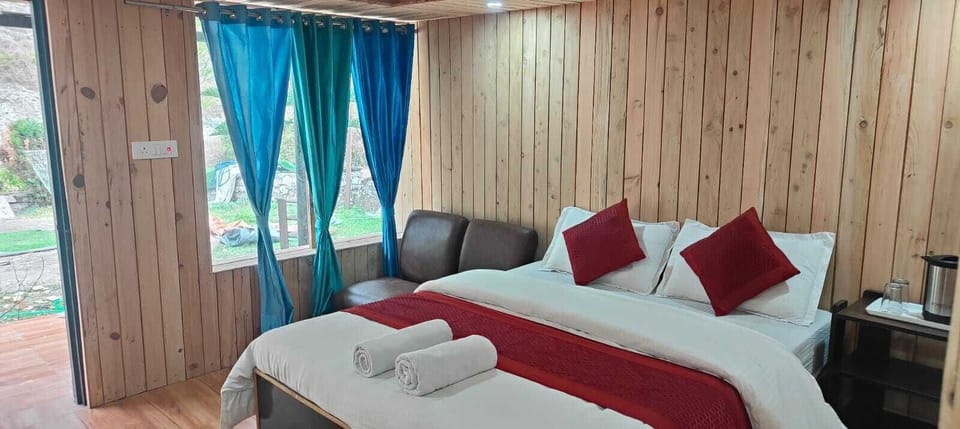 Luxury Double Room | Free WiFi