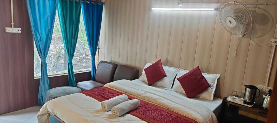 Deluxe Double Room | Free WiFi