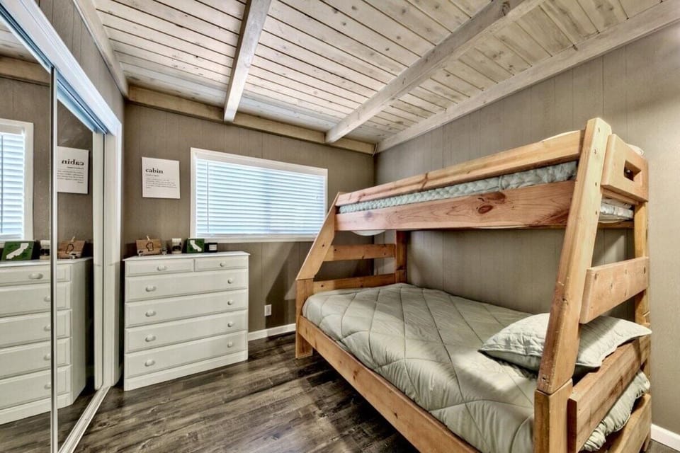 Cabin, 3 Bedrooms | 3 bedrooms, WiFi (free)