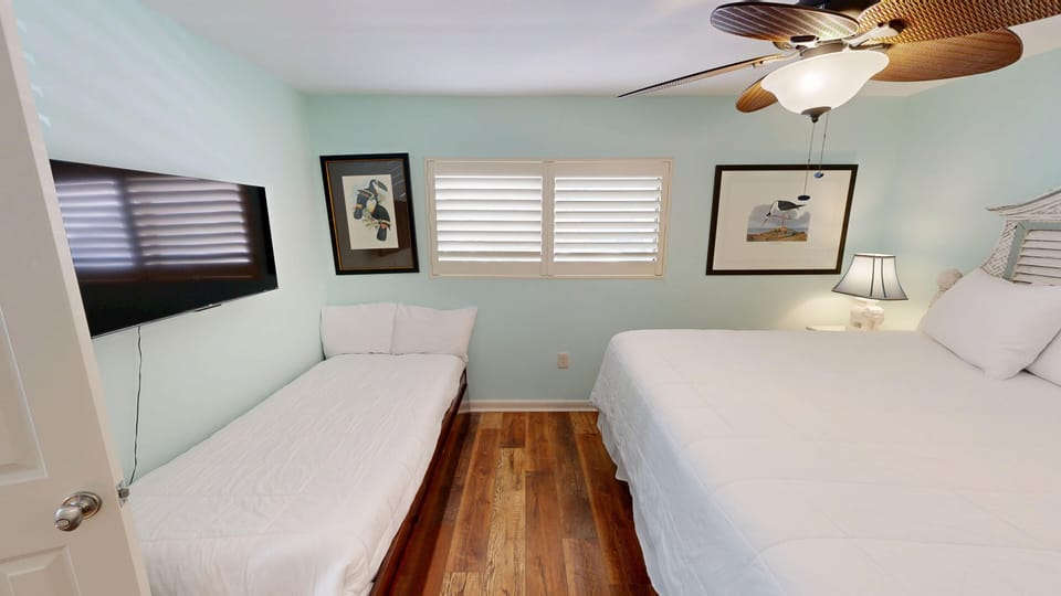 Condo, 2 Bedrooms | 2 bedrooms, iron/ironing board, WiFi (free)