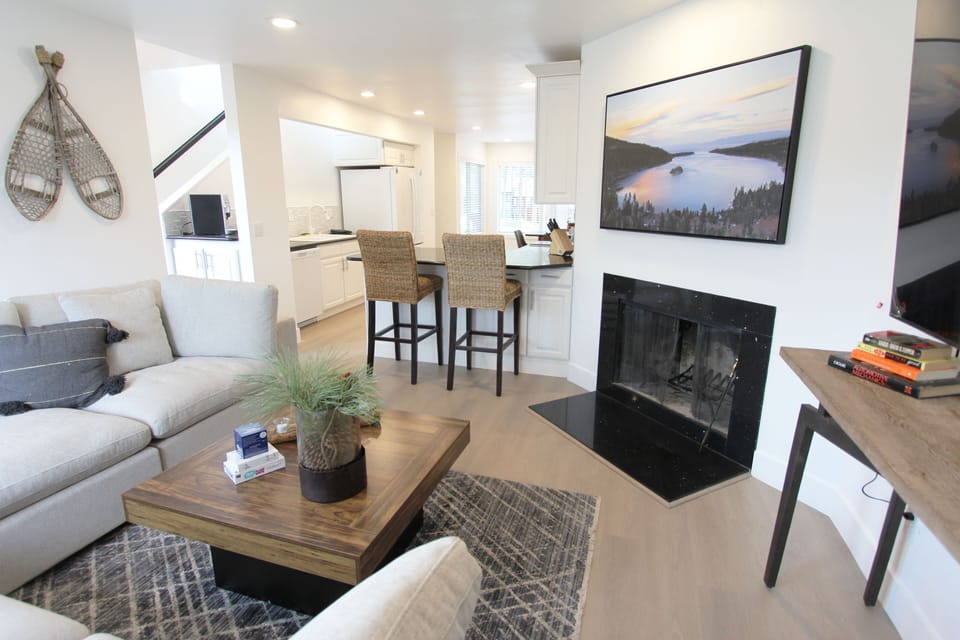 Condo, 3 Bedrooms | Living area | Smart TV