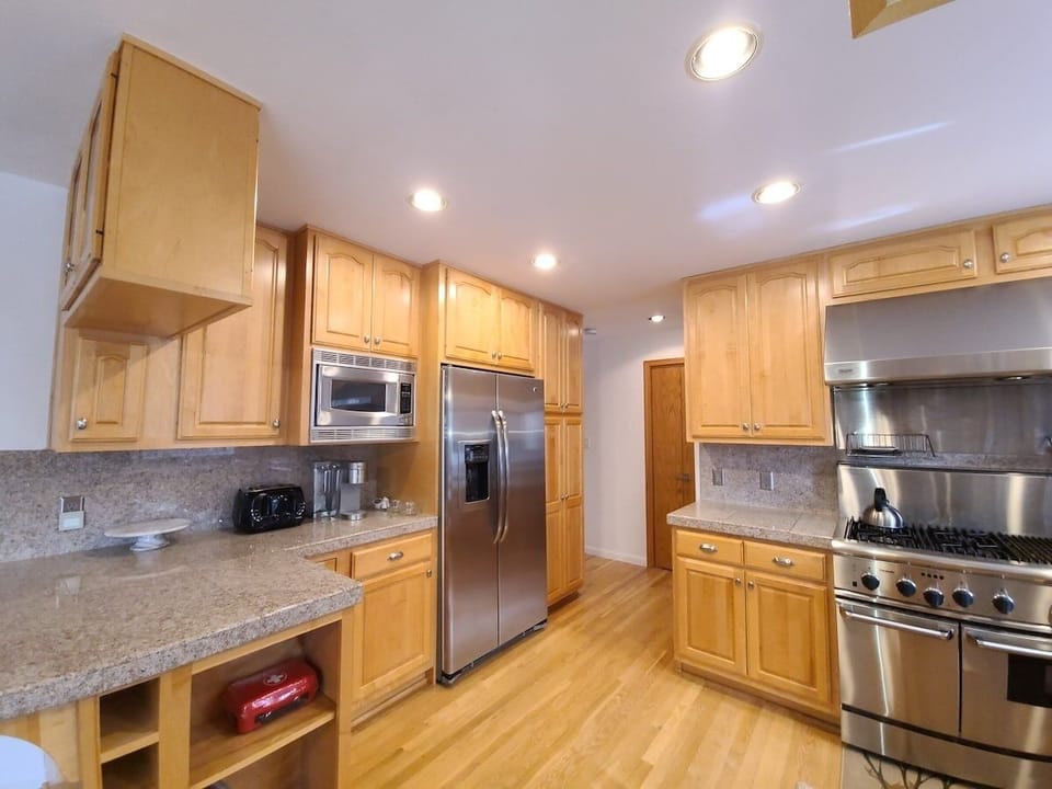 House, 3 Bedrooms | Private kitchen | Coffee/tea maker, fridge, oven, toaster