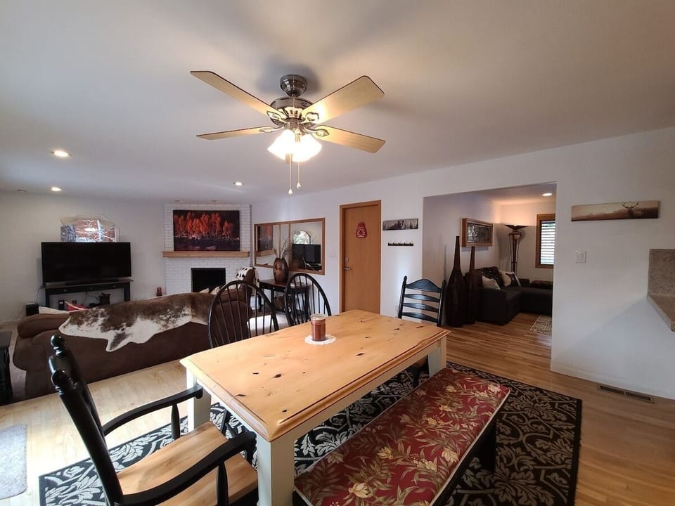 House, 3 Bedrooms | Dining