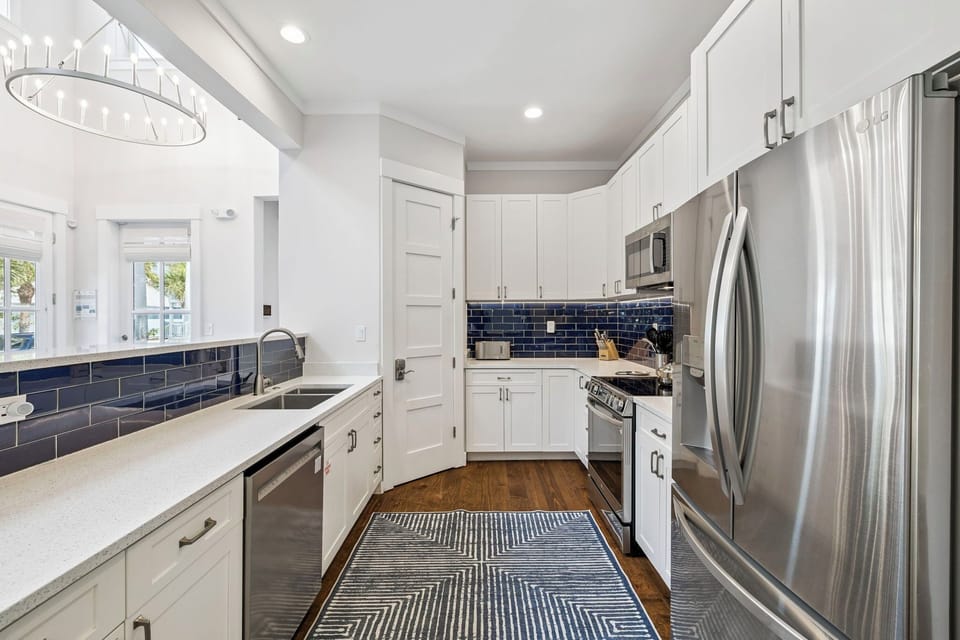 Fully Equipped with Stainless Steel Appliances