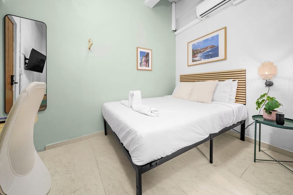 Luxury Double Room, 1 Queen Bed | Free WiFi