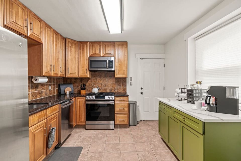 Kitchen fully equipped with essntials