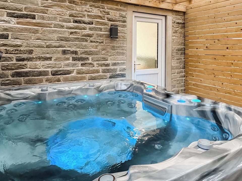 Hot tub | Wellhead Cottage, Haworth, near Keighley