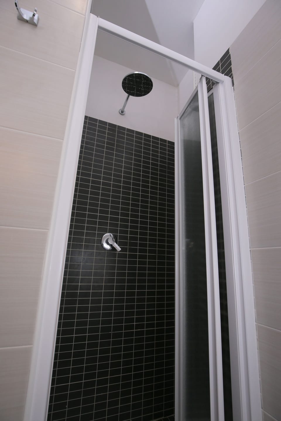 PAOLA | Bathroom | Shower, hair dryer, bidet, towels