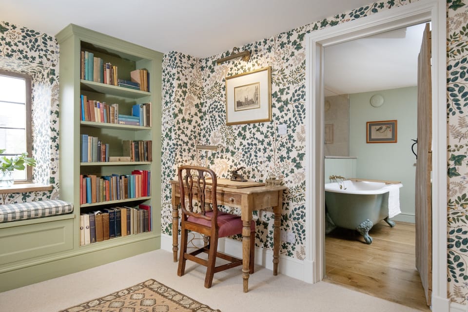 Jerards Dairy, Sandford Orcas, Sherborne: The dressing and study area for bedroom one leads through to the en-suite bathroom