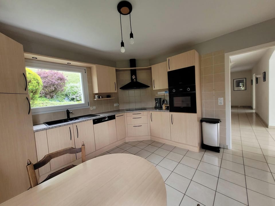 Fully equipped kitchen, including your perfect picnic set for the beach