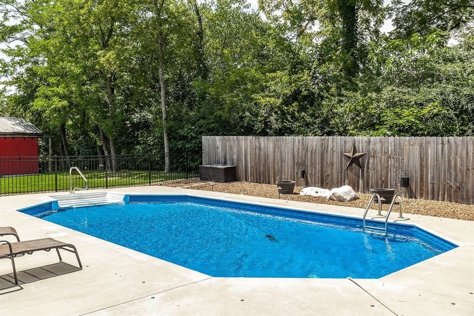 Salt water pool
