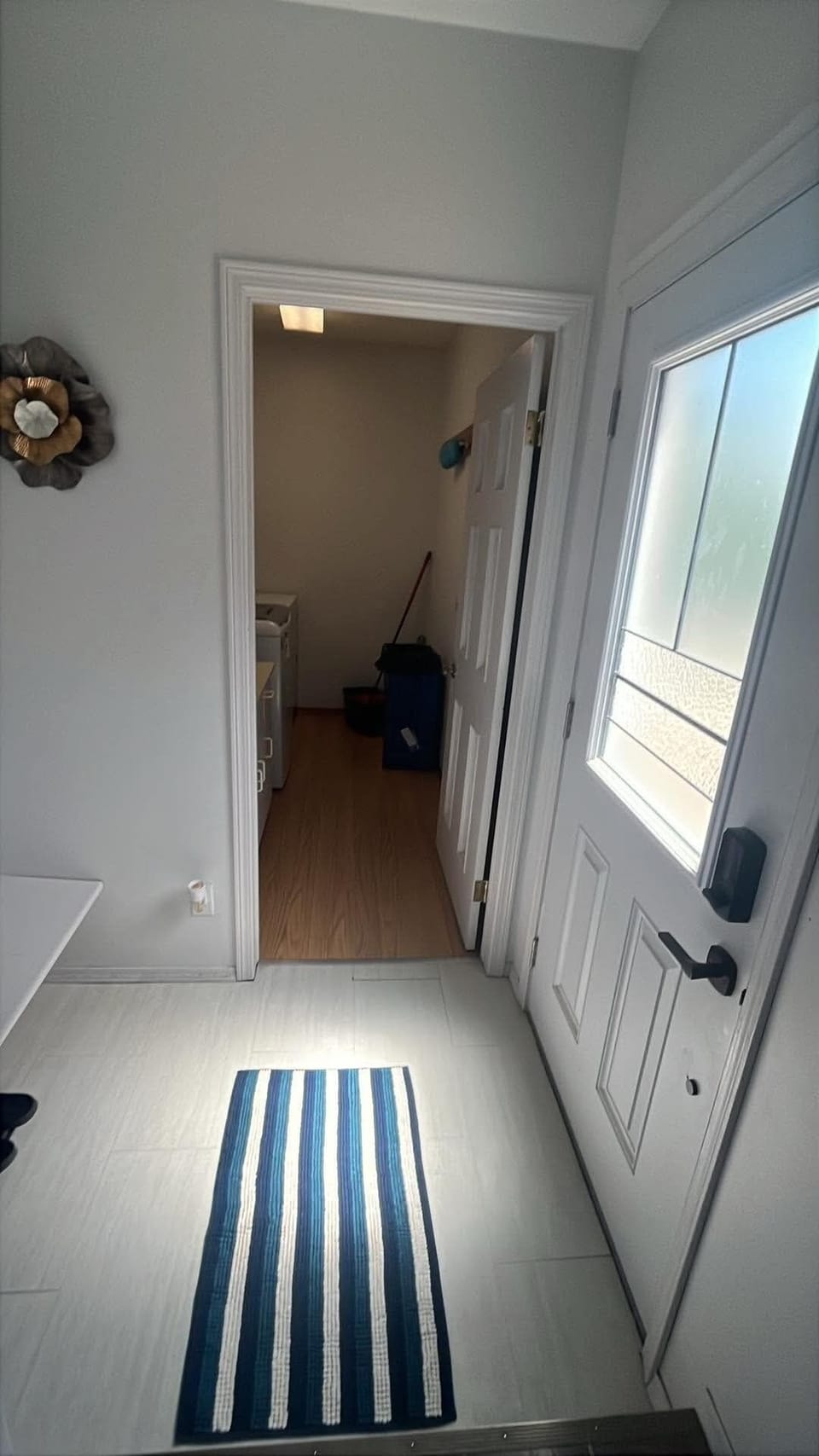 Entrance & Laundry