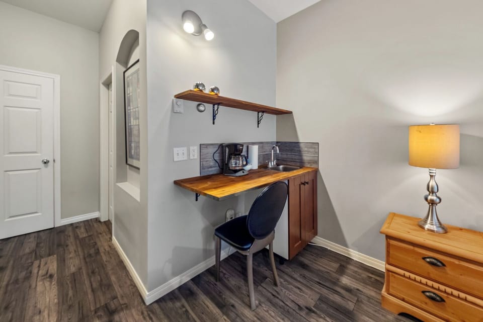 101B Kitchenette