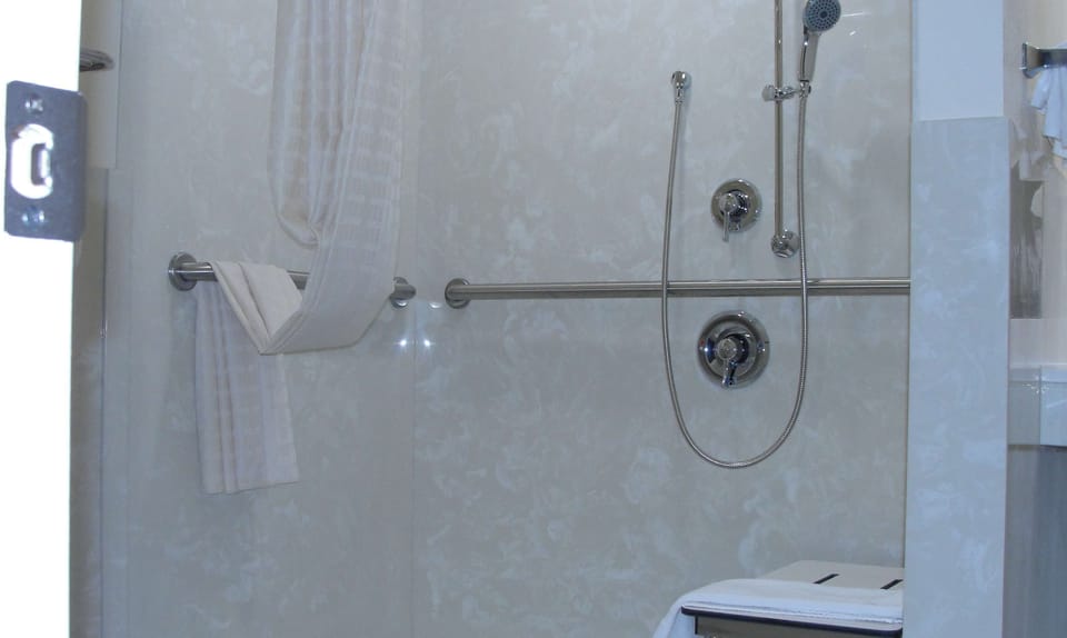Standard Room, 1 Queen Bed, Accessible, Refrigerator & Microwave | Bathroom | Combined shower/tub, free toiletries, hair dryer, towels