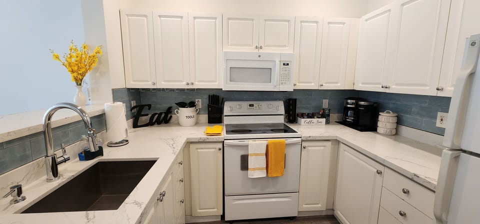 Fully equipped kitchen