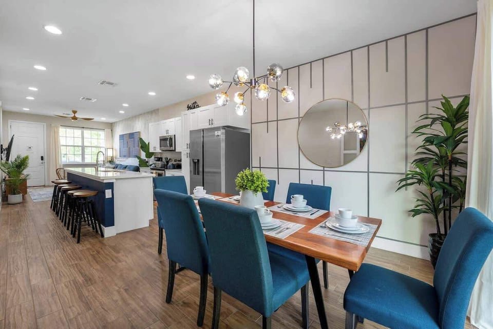 This lovely dining area connected to the kitchen offers 6 seats dining table and a beautiful view.