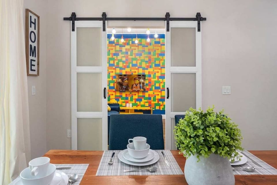 This lovely dining area connected to the kitchen offers 6 seats dining table and a beautiful view.