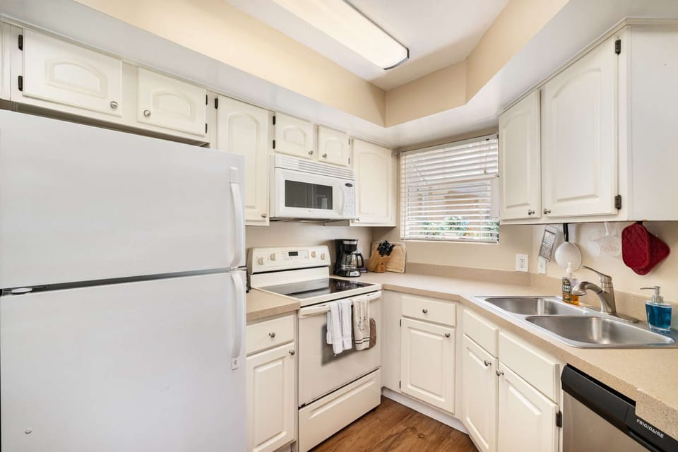 Open concept well-stocked kitchen