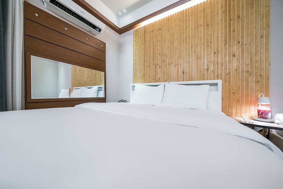 Business Twin Room | Free WiFi