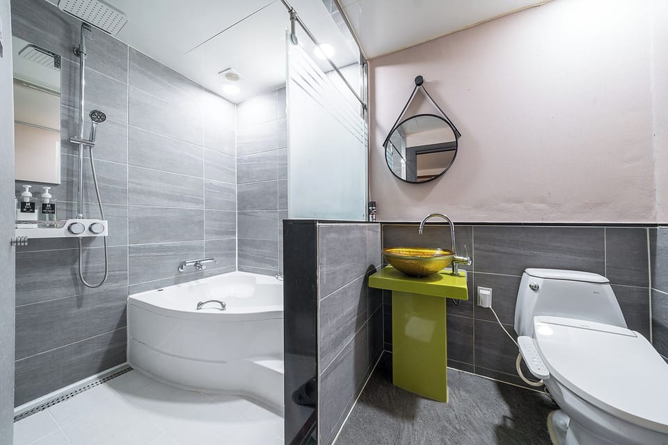 Business Twin Room | Bathroom | Separate tub and shower, hair dryer, towels, soap