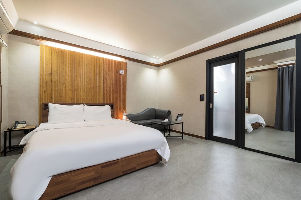 Standard Double Room | Free WiFi
