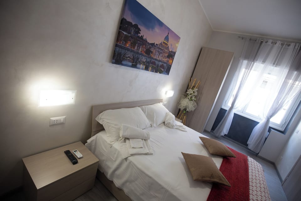 Colosseo | Desk, soundproofing, free WiFi