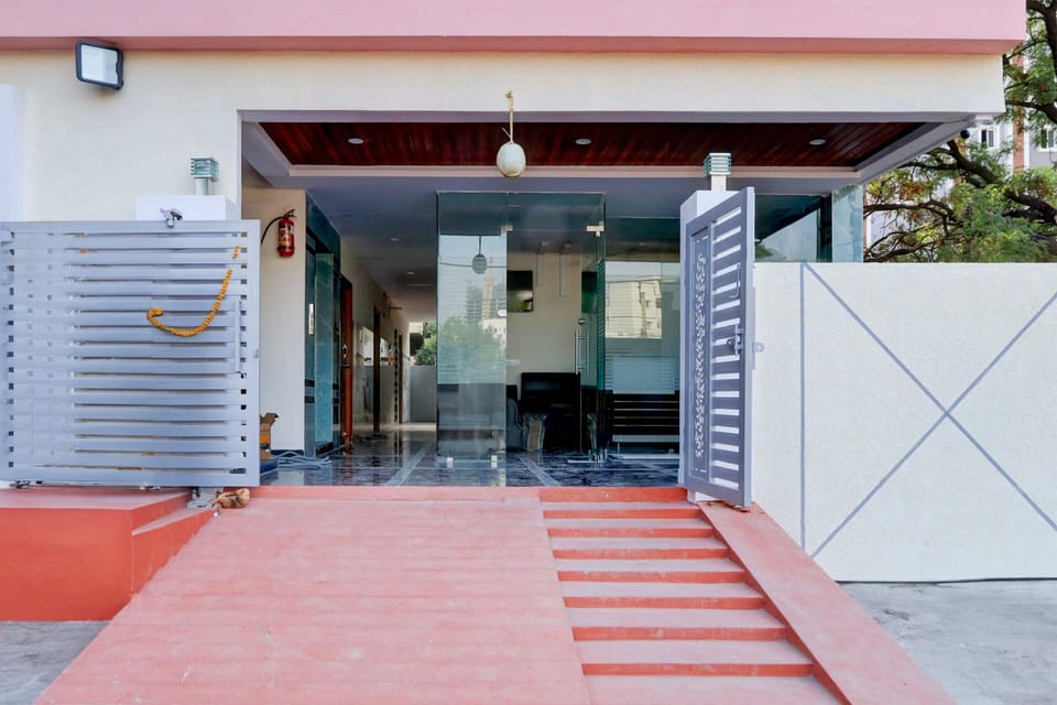 House | Reception