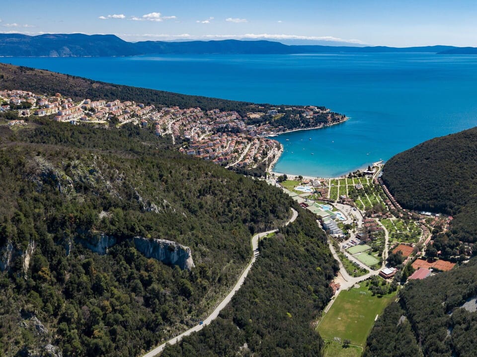Coast, Coastal And Oceanic Landforms, Bird'S-Eye View, Sea, Aerial Photography, Headland, Cove, Tourist Attraction, Hill Station, Lake