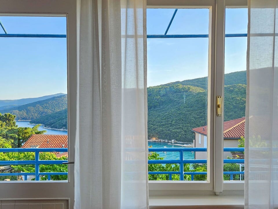 Window Covering, Window Treatment, Glass, Shade, Eco Hotel, Balcony, Curtain, Tropics, Daylighting
