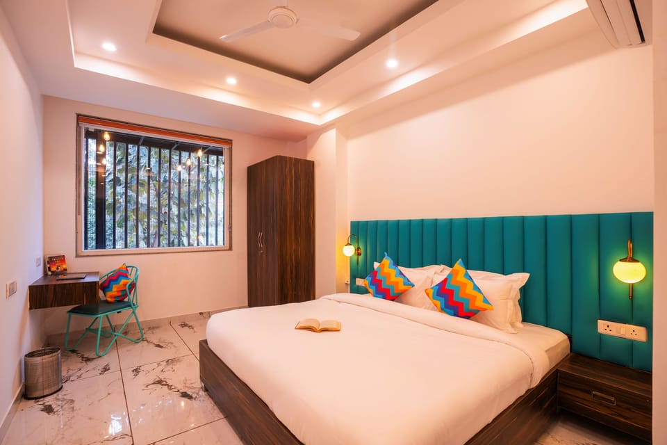 Deluxe Private A/C Room with Ensuite Bathroom | Free WiFi