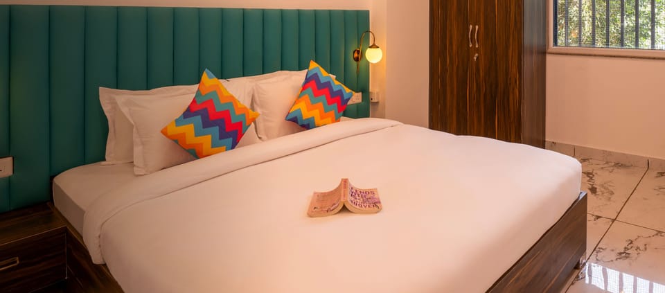 Deluxe Private A/C Room with Ensuite Bathroom | Free WiFi