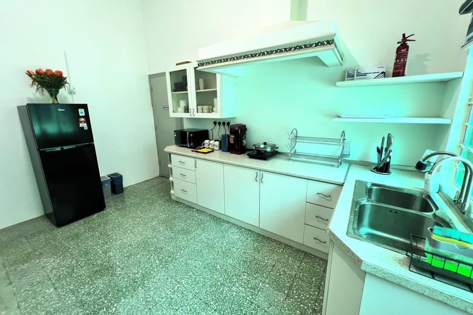 Fully equipped kitchen with separate Muslim-friendly utensils