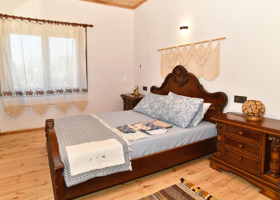 Family House, Sea View | 2 bedrooms, desk, laptop workspace, free WiFi