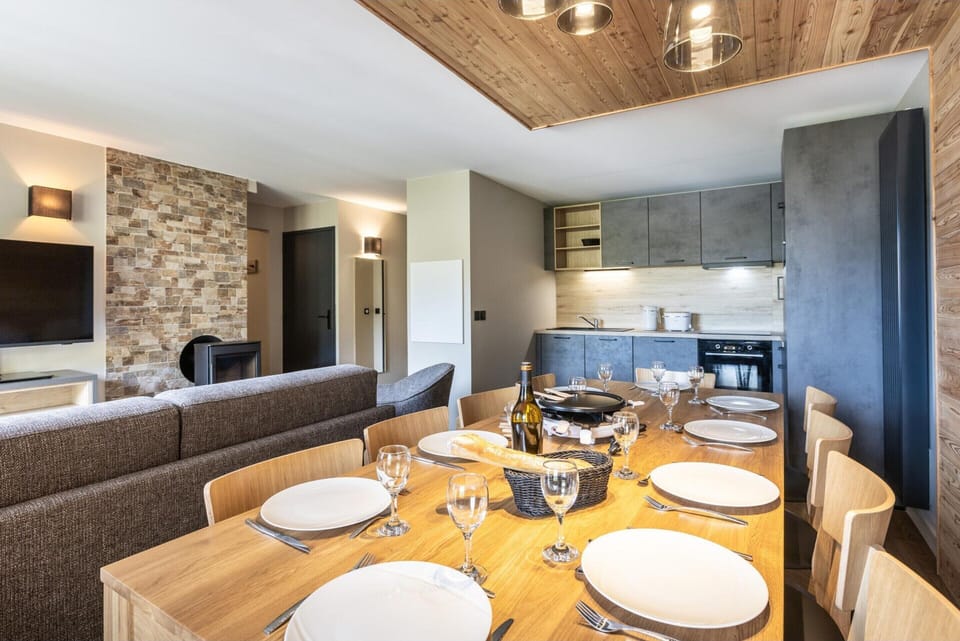 Apartment | Dining
