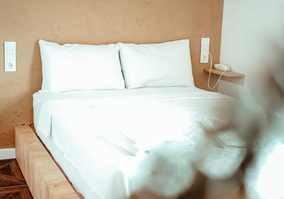 Basic Room, Balcony | In-room safe, blackout drapes, free WiFi, bed sheets
